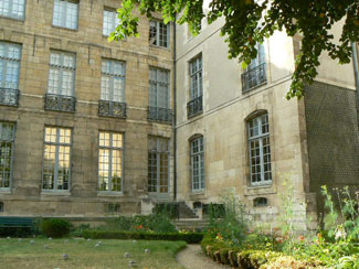 Jardin Lamoignon Le Marais 75004