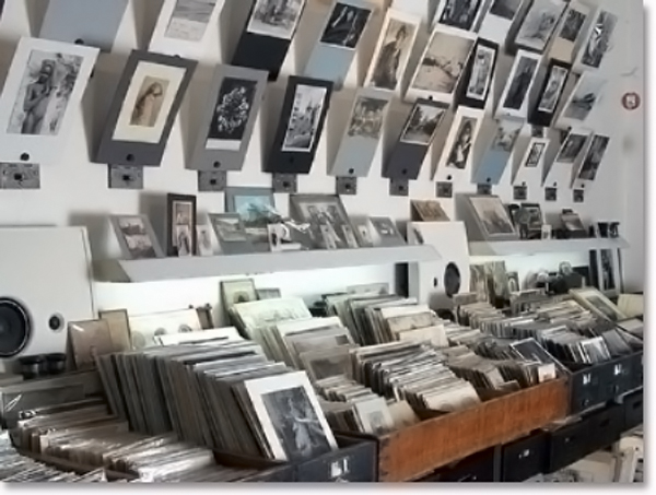 LE MARAIS VINTAGE PHOTO IN PARIS LE MAEAIS