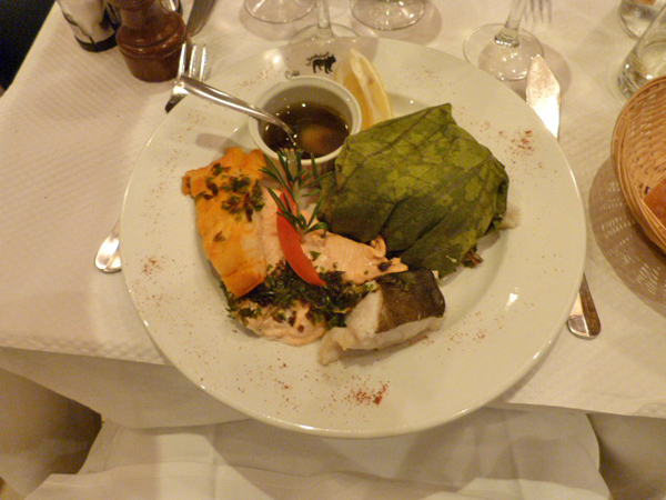 Le bouledogue Le Bouledogue classic fish trio cooked in a leaf