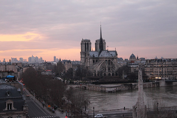 NOTRE DAME DE PARIS