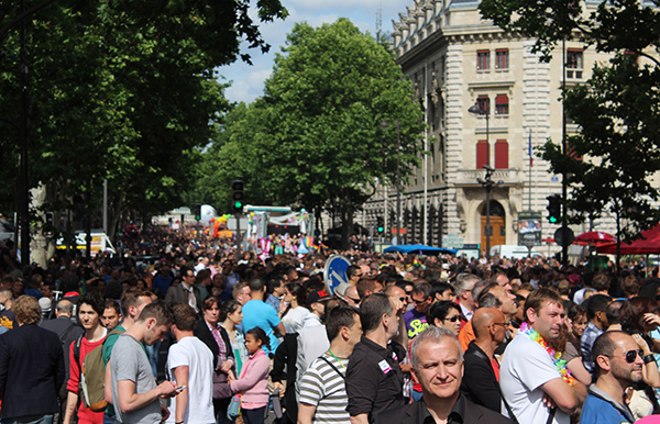 Le Marais under the rainbow (Paris, Gaypride 2013)