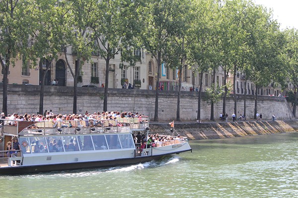 REFRENCHING SUMMER IN LE MARAIS