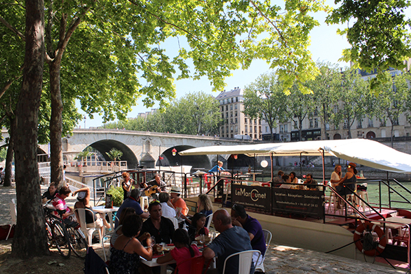 REFRENCHING SUMMER IN LE MARAIS