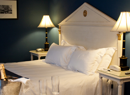 Stay in the most central Marais Hotels with PARISMARAIS.COM - PARISMARAIS.COM