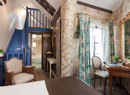 Last minute trip ? Book your Marais hotel now ! - PARISMARAIS.COM