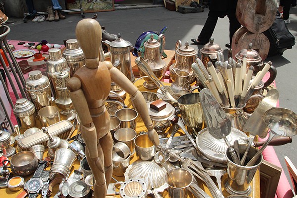 FLEA MARKET RUE DE BRETAGNE