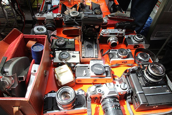 FLEA MARKET RUE DE BRETAGNE