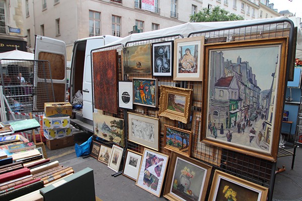 FLEA MARKET RUE DE BRETAGNE