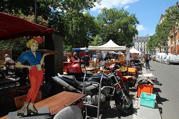 FLEA MARKET RUE DE BRETAGNE