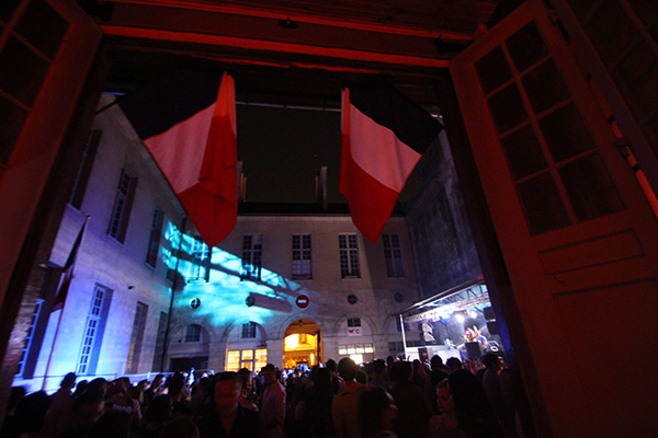 BASTILLE DAY AT SEVIGNE FIRE STATION : 
THE MOST SUCCESFUL EVER DANCE PARTY