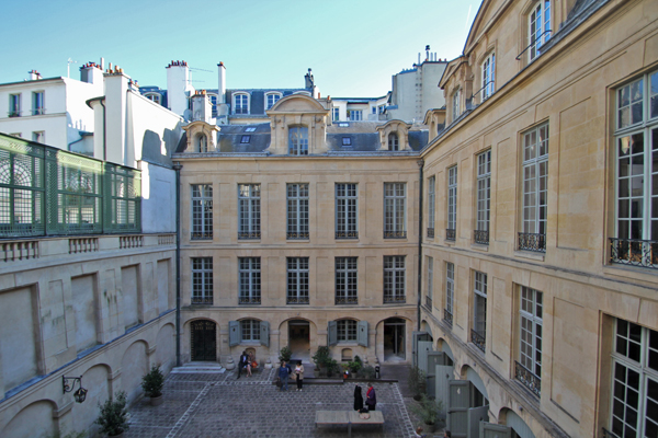 Discover Le Marais : Hotel de Lauzun