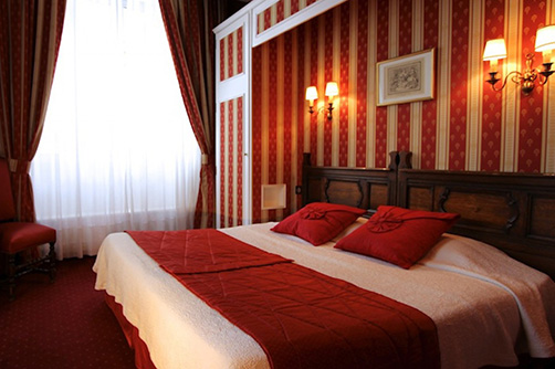 Romantic Hotels in Paris for Valentine's Week