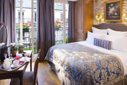 Romantic Hotels in Paris for Valentine's Week