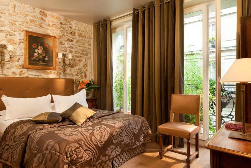 Romantic Hotels in Paris for Valentine's Week