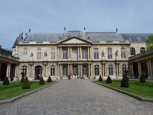 The Marais on a Sunny Afternoon