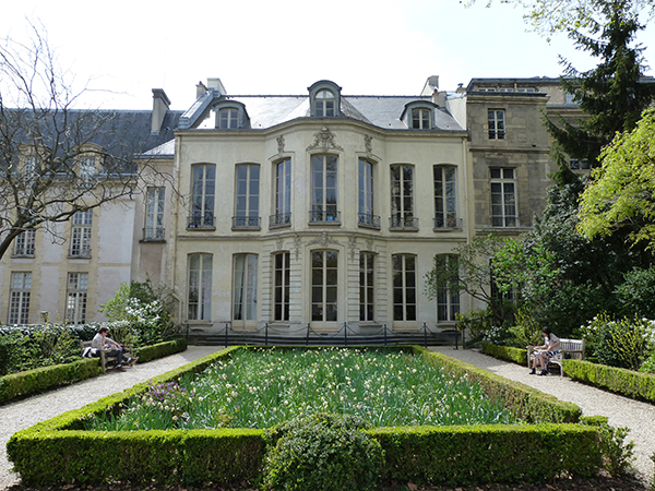 The Marais on a Sunny Afternoon