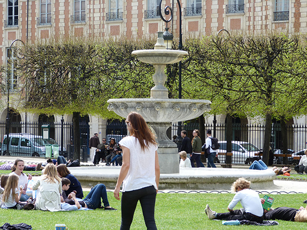 The Marais on a Sunny Afternoon