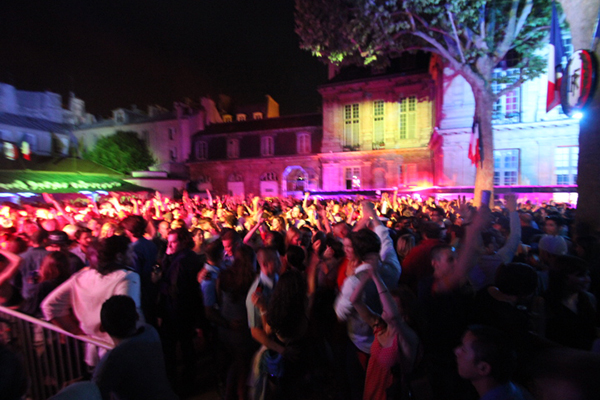 For Bastille Day, Welcome to Paris' Biggest Open Dance Floor !