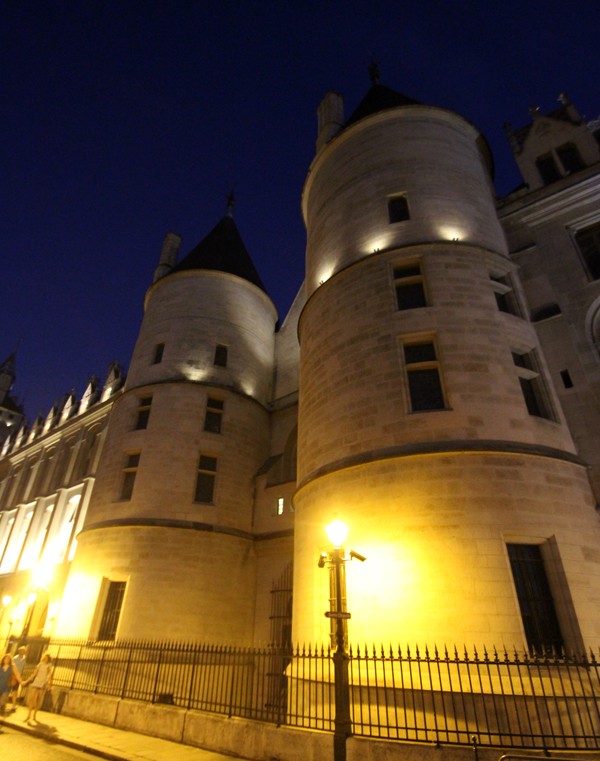 La Conciergerie : from Medieval Royal Palace to Courthouse