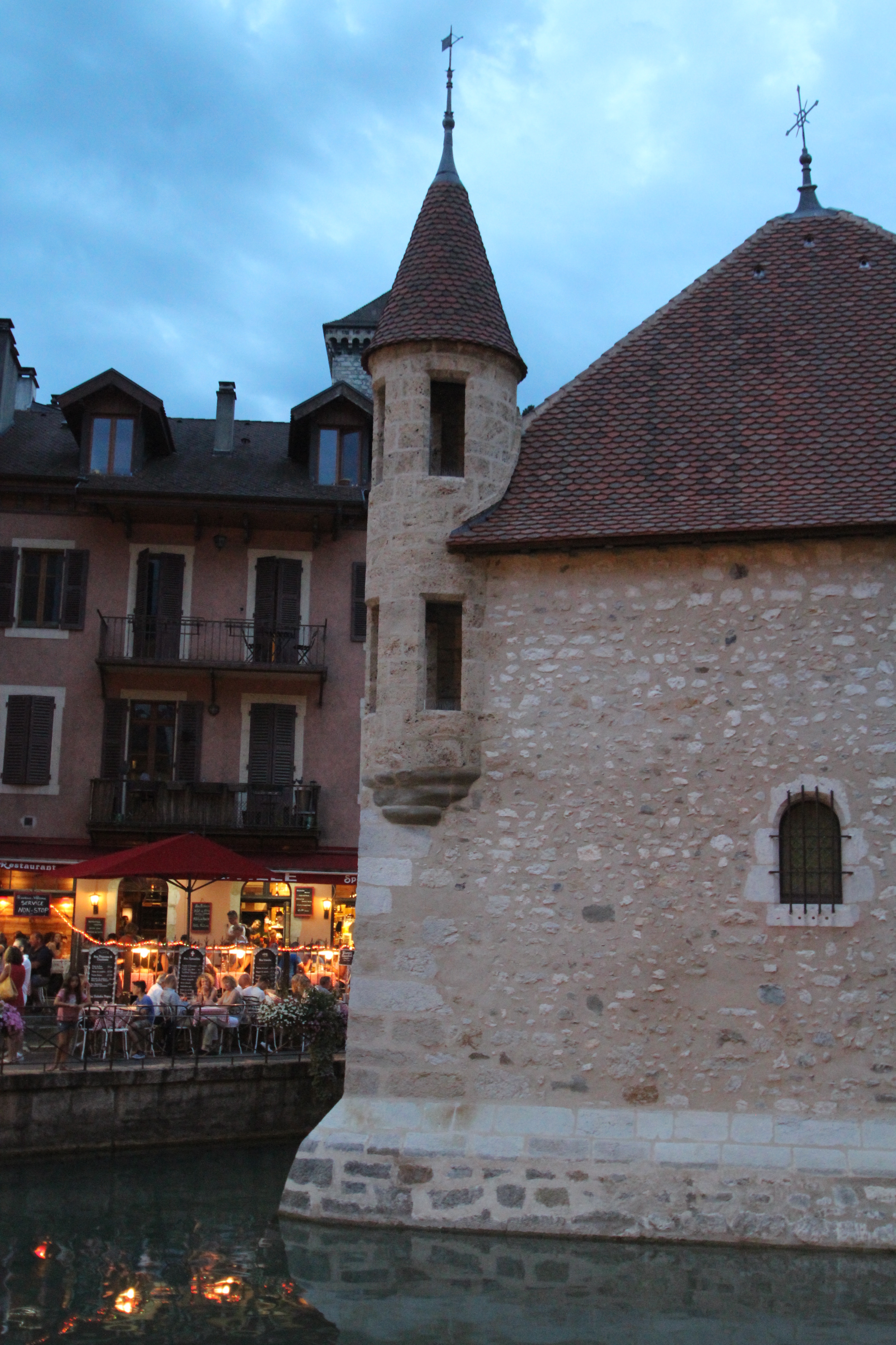 Swan Lake in the French Alps : Annecy