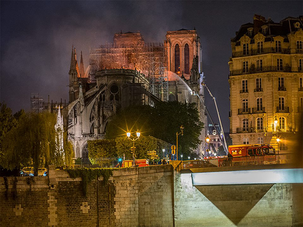 Notre Dame de Paris, le grand incendie