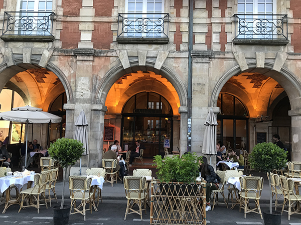 Le Marais retrouve sa joie de vivre