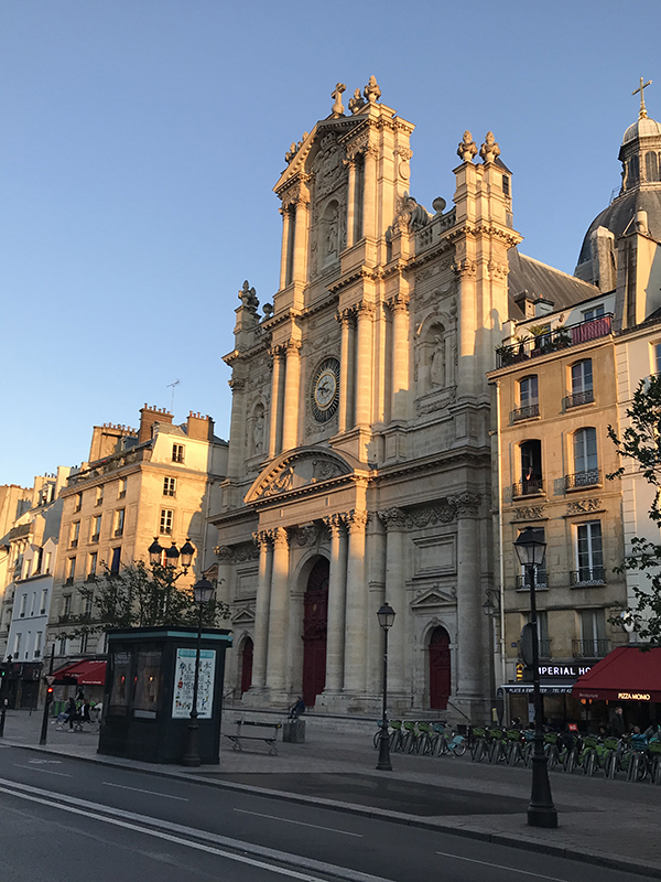 Le Marais retrouve sa joie de vivre