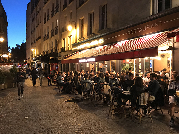 Le Marais retrouve sa joie de vivre