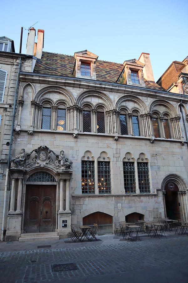 Monsieur Moutarde, rue des Forges, le bar à cocktail chic de Dijon