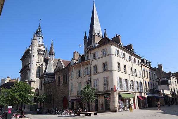 Rues piétonnes du centre ville et Notre Dame