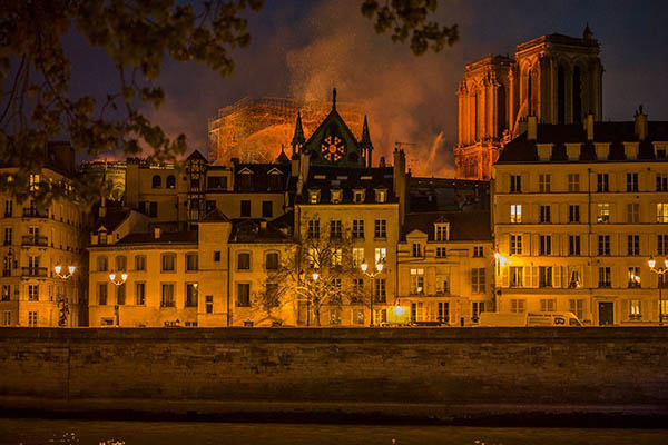 Notre-Dame pompiers