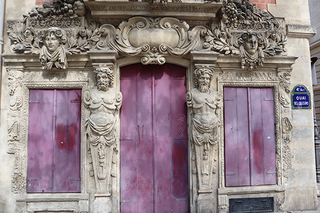 Quai des Célestins immeuble baroque