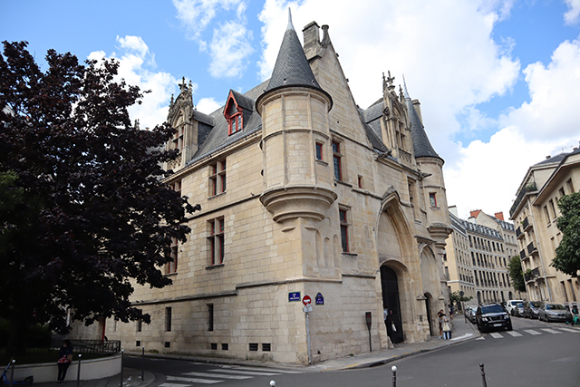 L’hôtel de Sens, Bibliothèque Forney