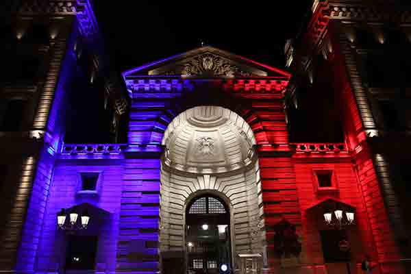 La Préfecture de Police de Paris en bleu blanc rouge