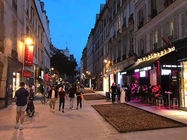 La Rue du Temple piétonne