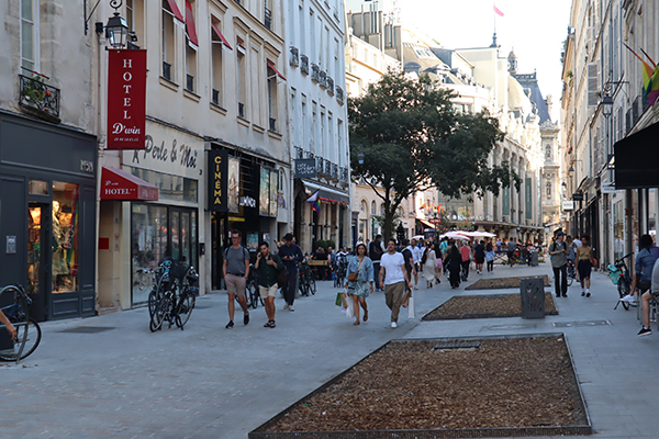 La Rue du Temple piétonne