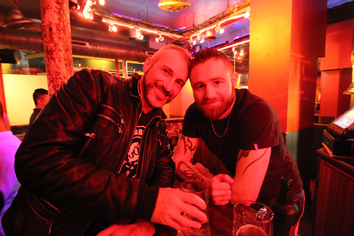 gay bar paris