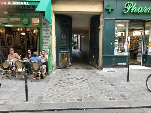 LES INEPTIES DE LA VOIRIE DANS LE MARAIS