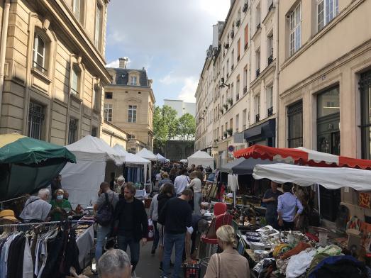 Flea Market rue de Bretagne: The event not to miss.
